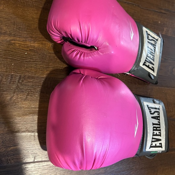 Everlast Fuchsia Training Gloves - Picture 1 of 3